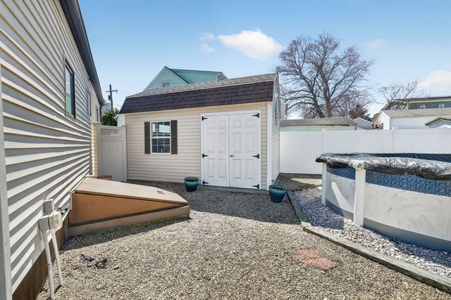 238 Squire Rd, Revere, MA 02151