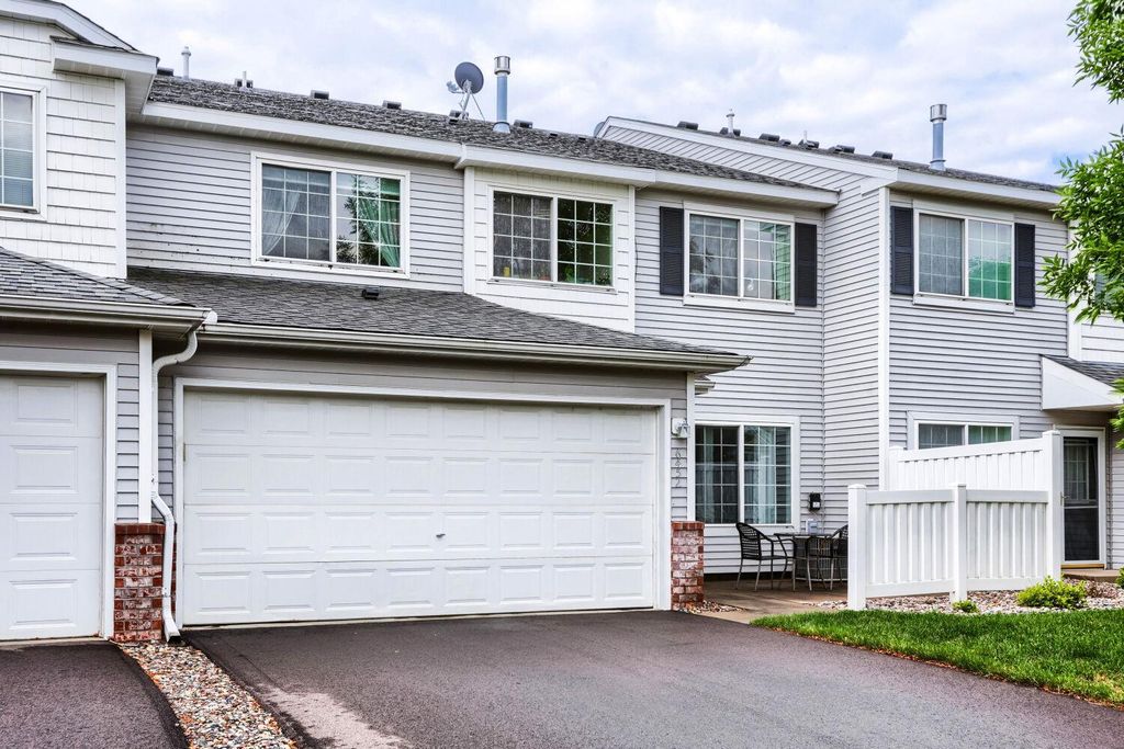 6452 158th Street W, Apple Valley, MN 55124 — exterior