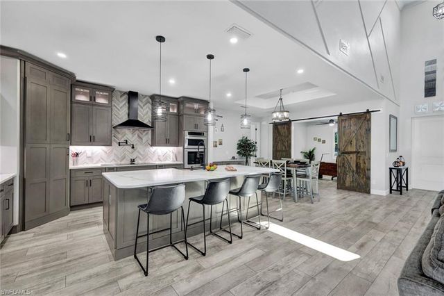 1909 SE 14th ST, Cape Coral, FL 33990