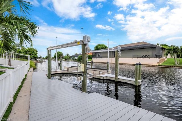 1909 SE 14th ST, Cape Coral, FL 33990