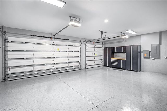 1909 SE 14th ST, Cape Coral, FL 33990