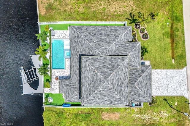 1909 SE 14th ST, Cape Coral, FL 33990