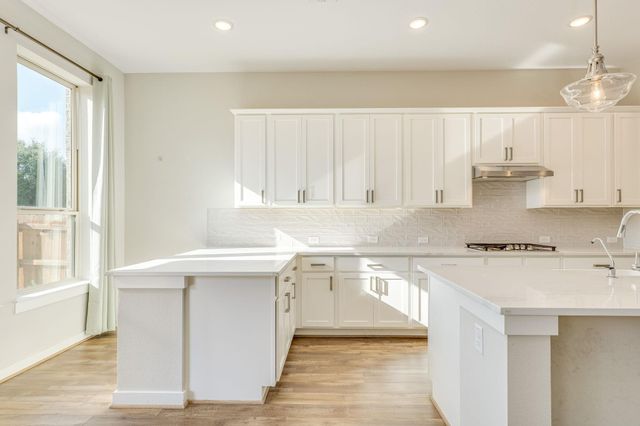7717 Pace Ravine DR, Lago Vista, TX 78645