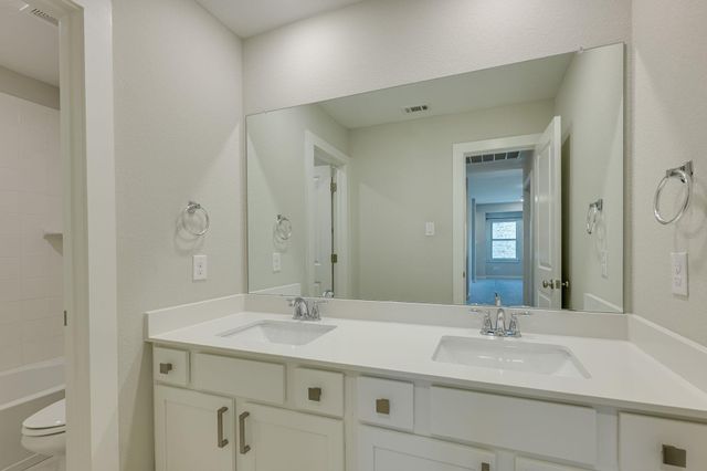 7717 Pace Ravine DR, Lago Vista, TX 78645