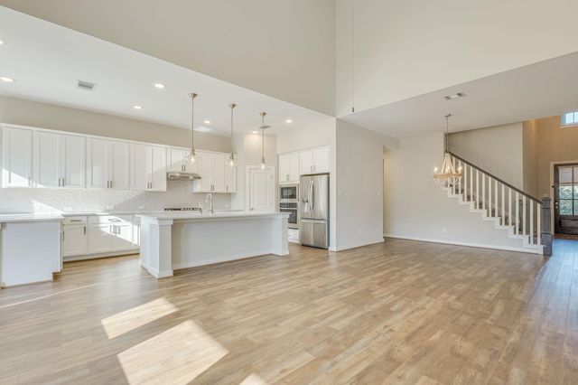 7717 Pace Ravine DR, Lago Vista, TX 78645