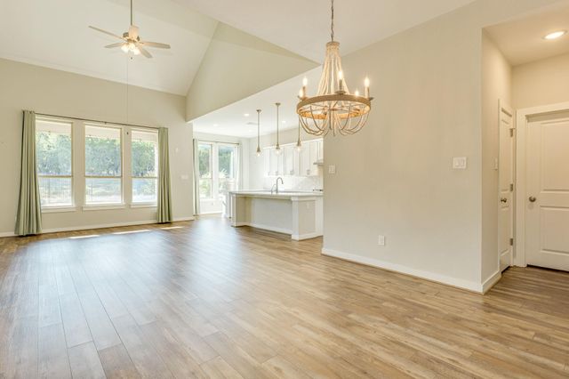 7717 Pace Ravine DR, Lago Vista, TX 78645