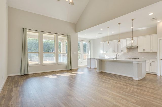 7717 Pace Ravine DR, Lago Vista, TX 78645