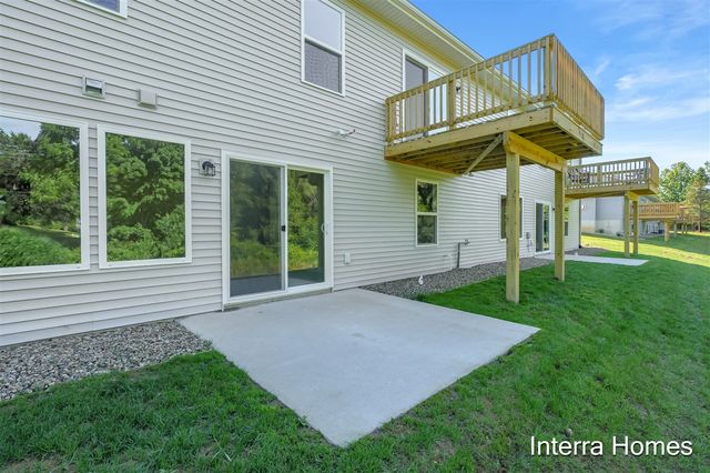 1533 N Village Circle, Kalamazoo, MI 49009