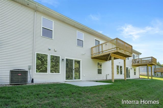 1533 N Village Circle, Kalamazoo, MI 49009