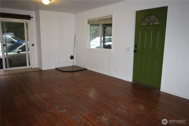 31 E Mox Chehalis Road, Mccleary, WA 98557