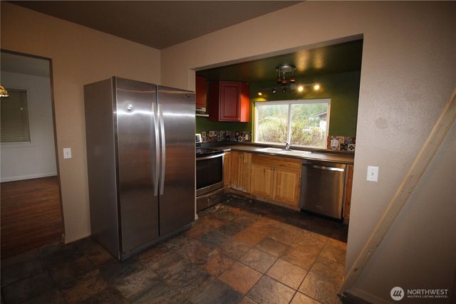 31 E Mox Chehalis Road, Mccleary, WA 98557