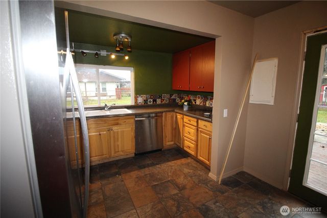 31 E Mox Chehalis Road, Mccleary, WA 98557