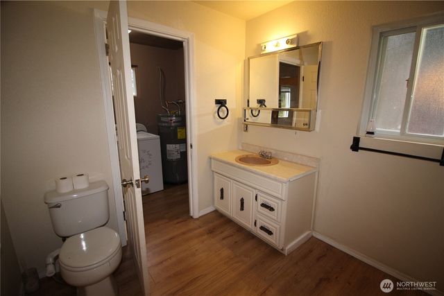 31 E Mox Chehalis Road, Mccleary, WA 98557