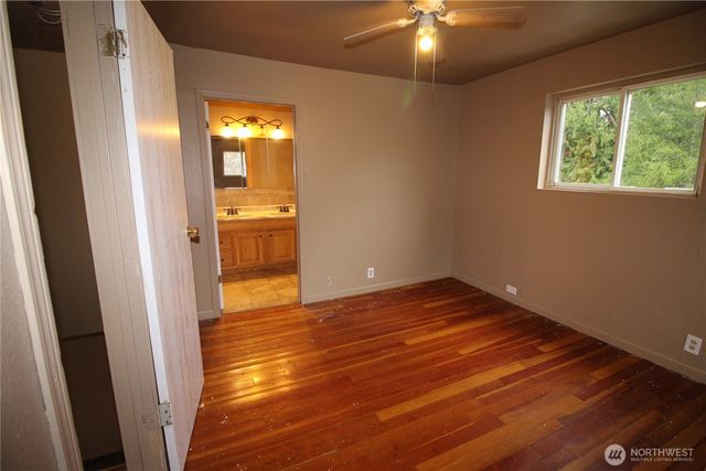 31 E Mox Chehalis Road, Mccleary, WA 98557