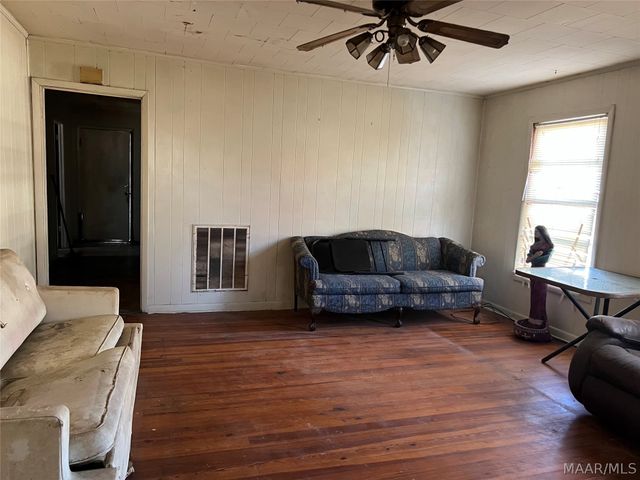 709 E Pine Street, Alexander City, AL 35010