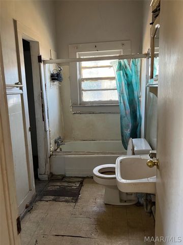 709 E Pine Street, Alexander City, AL 35010