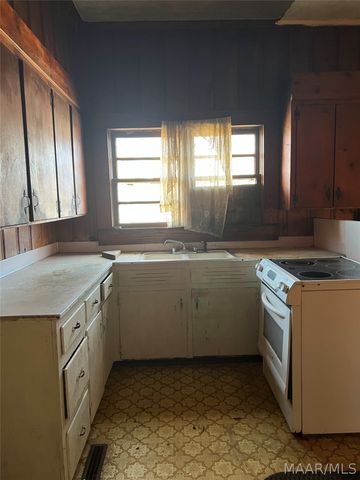 709 E Pine Street, Alexander City, AL 35010