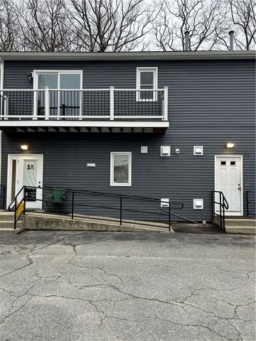 304 Front Street 2R, Lincoln, RI 02865