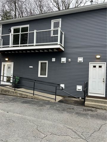304 Front Street 2R, Lincoln, RI 02865