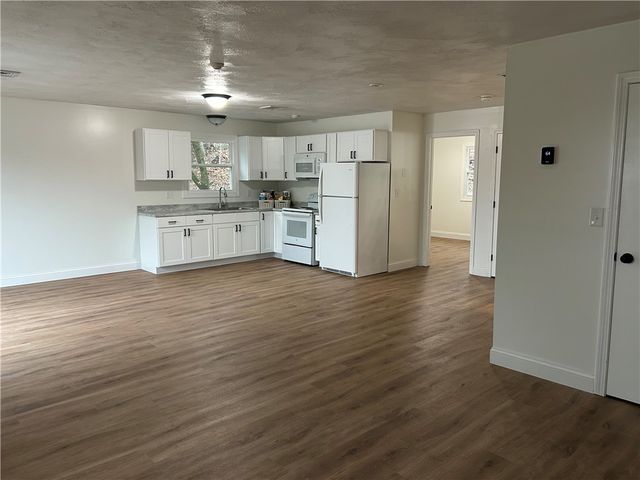 304 Front Street 2R, Lincoln, RI 02865