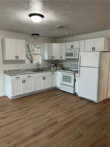 304 Front Street 2R, Lincoln, RI 02865