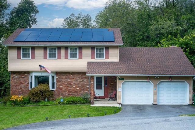 29 Hillview Drive, Poughkeepsie, NY 12603