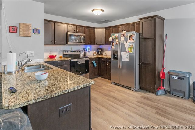 140 Denning Farm Lane, Benson, NC 27504