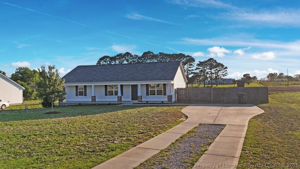 140 Denning Farm Lane, Benson, NC 27504 — photo 2