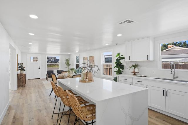 2521 East Ave, Turlock, CA 95380