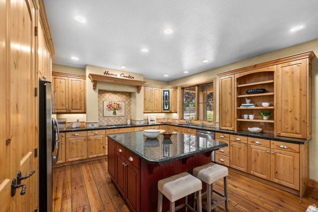 1448 E BELLA VIE CT, Murray, UT 84121