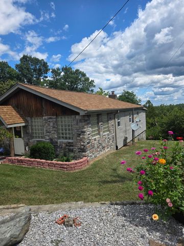 220 Leon Boulevard, Williamstown, KY 41097