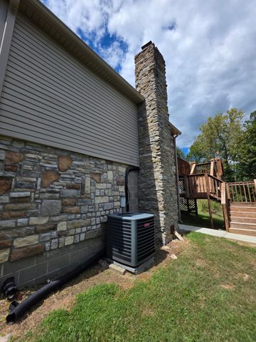 220 Leon Boulevard, Williamstown, KY 41097