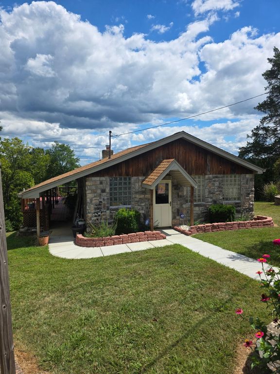 220 Leon Boulevard, Williamstown, KY 41097