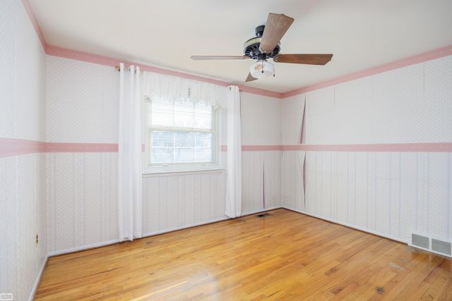 930 Elmsford Drive, Clawson, MI 48017