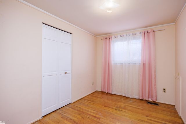 930 Elmsford Drive, Clawson, MI 48017