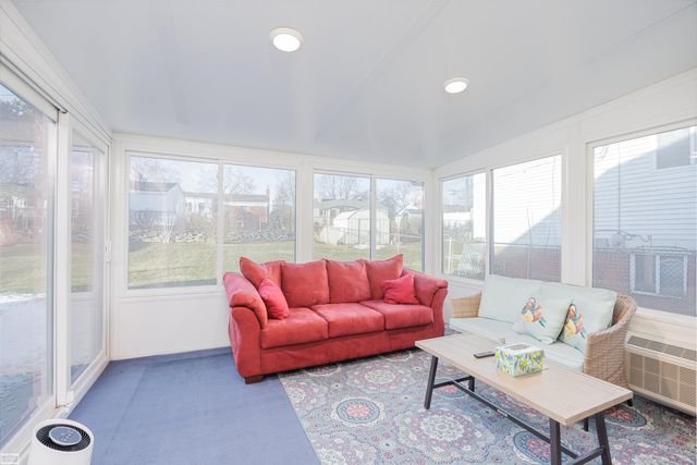 930 Elmsford Drive, Clawson, MI 48017