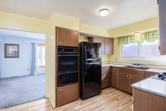 930 Elmsford Drive, Clawson, MI 48017