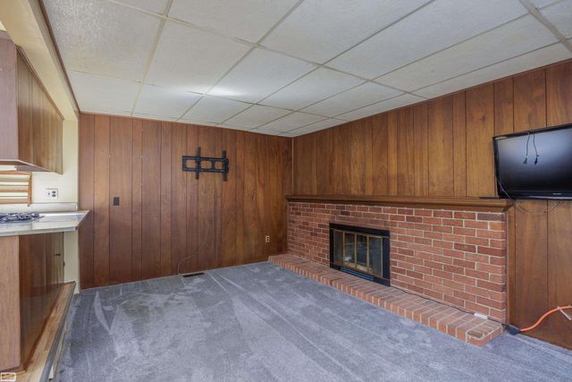 930 Elmsford Drive, Clawson, MI 48017