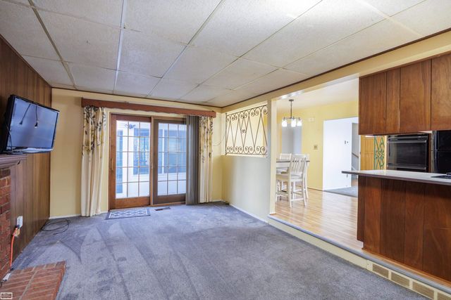 930 Elmsford Drive, Clawson, MI 48017