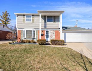 930 Elmsford Drive, Clawson, MI 48017