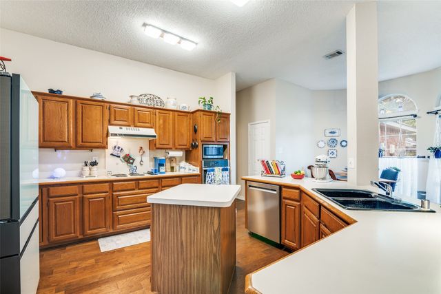 8706 Brookhollow Drive, Rowlett, TX 75089