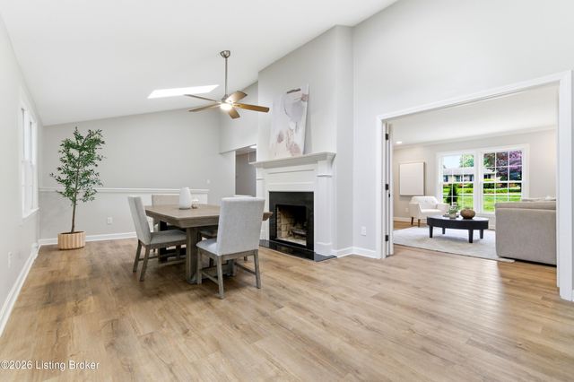 824 N Pope Lick Rd, Louisville, KY 40243