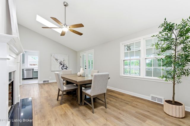 824 N Pope Lick Rd, Louisville, KY 40243