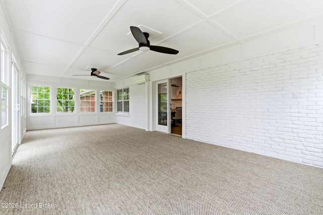 824 N Pope Lick Rd, Louisville, KY 40243