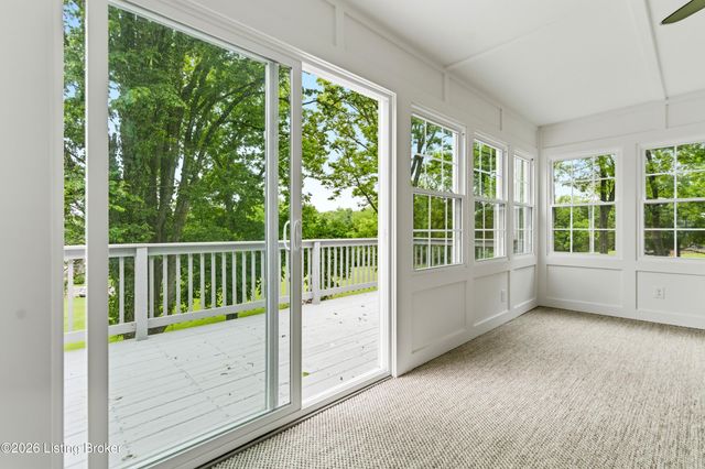 824 N Pope Lick Rd, Louisville, KY 40243