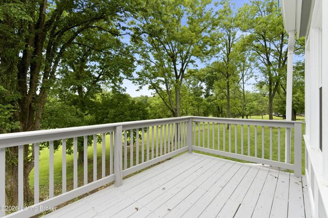 824 N Pope Lick Rd, Louisville, KY 40243