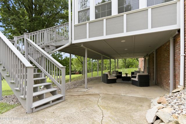 824 N Pope Lick Rd, Louisville, KY 40243
