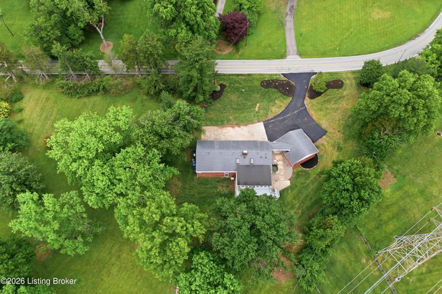 824 N Pope Lick Rd, Louisville, KY 40243
