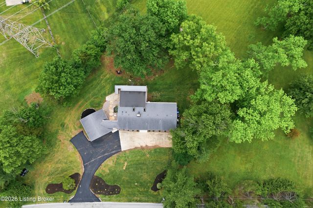 824 N Pope Lick Rd, Louisville, KY 40243