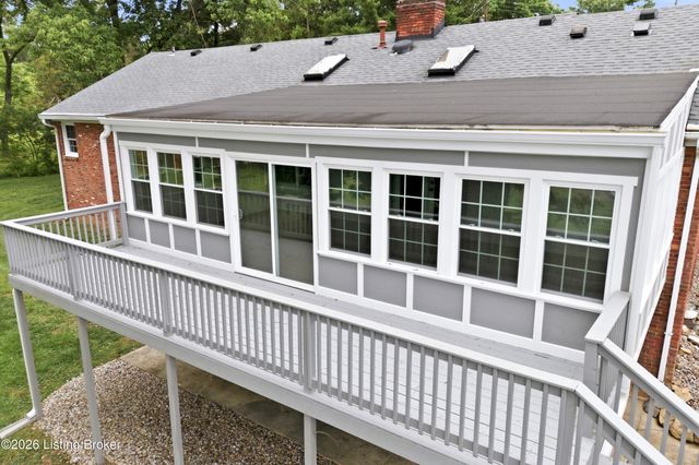 824 N Pope Lick Rd, Louisville, KY 40243